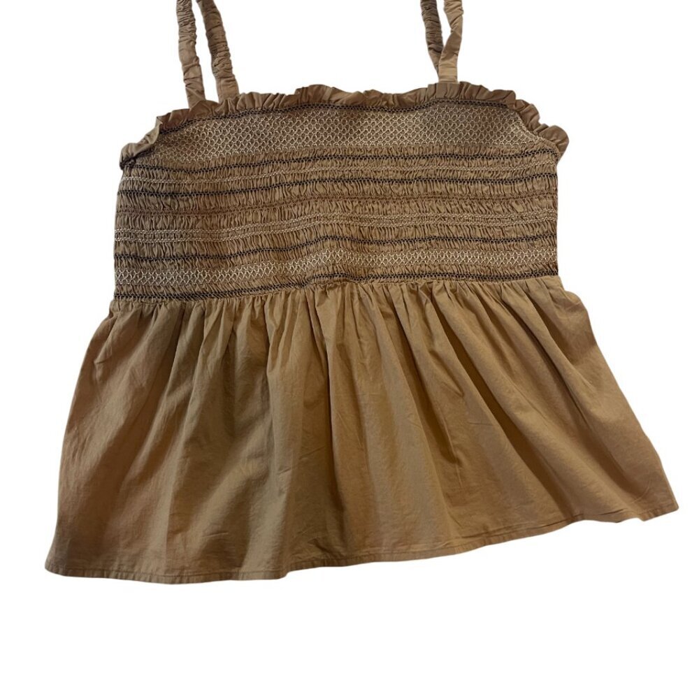 Casual women's tank top with elastic at the bust. Color: Wrapping paper EMB.